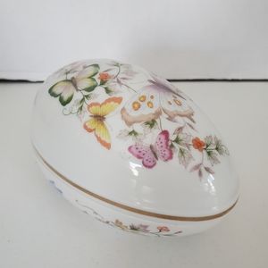Vintage Avon porcelain egg with 22k gold trim 1974
